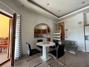 Sunshine vacation apartment with hot tub and sauna - Image 2