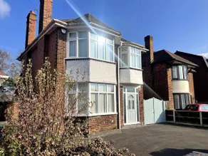 University View-Off-Street Parking-Sleeps 8-Fast WiFi - Image 2