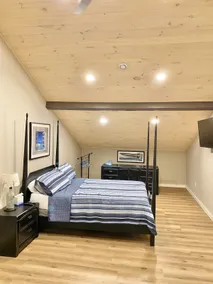 The Carriage House - Downtown - Image 4