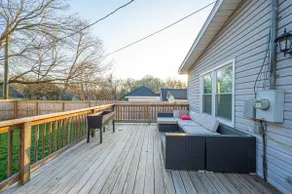 Private 3 Bdrm/2 Bathroom Home w/ Fenced in Yard! - Image 3