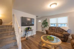 Private 3 Bdrm/2 Bathroom Home w/ Fenced in Yard! - Image 5