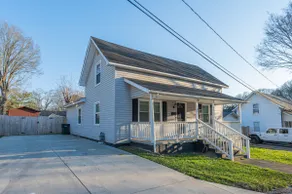 Private 3 Bdrm/2 Bathroom Home w/ Fenced in Yard! - Image 4
