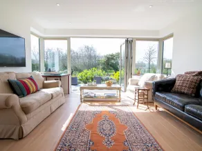 Peaceful Pigsty Near Cheltenham and Cotswolds - Image 3