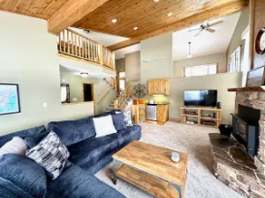 Beautiful Home Creekside - Image 4