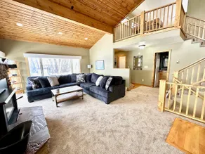 Beautiful Home Creekside - Image 5