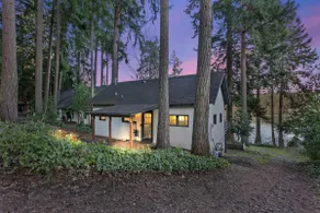 BayView Cottage - Romantic Getaway w/ Beach Access - Image 2