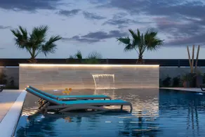 Malibu Royal – Luxury Villa with Pool & Spa - Image 2