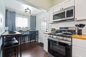 Sunny, spacious 5 bedroom 3 bath - Image 3