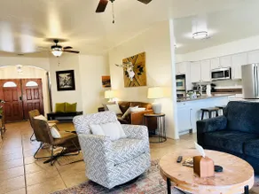 Modern, spacious, quiet oasis - Image 4