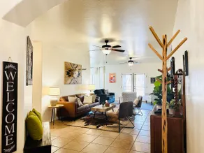 Modern, spacious, quiet oasis - Image 2