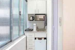 Studio with AC, spots/consulate on foot and subway - Image 5