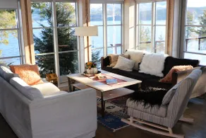 Family cabin with stunning views of the lake - Image 2