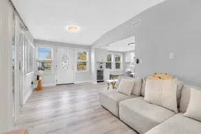 Sunshine Stay 3Bed 2Bath Oasis Near Beaches - Image 3