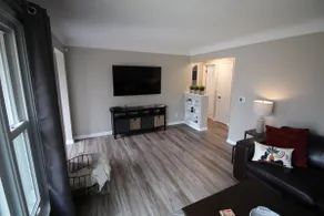 The 515 House - Stylish Stay Near Dwntwn + Airport - Image 3