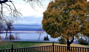 Exclusive Lakefront Home Retreat w/Baby Grand Piano for Family FLX Fun & Friends - Image 3