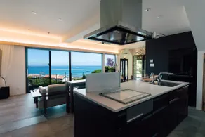 A luxurious villa overlooking the cobalt blue sea - Image 2
