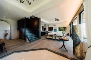 A luxurious villa overlooking the cobalt blue sea - Image 4