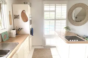 Oceanview Esplanade Beach House - Image 4