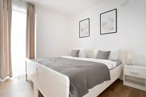 Stylish 74m² Penthouse*free parking*home2share - Image 3