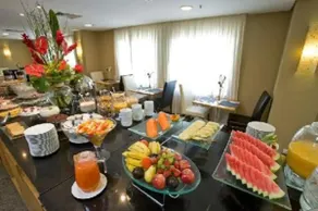 Premium Flat: Beach Access, Pool, and Gym! - Image 3