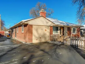 3 bed/1 bath Apartment in Aurora/Denver~ sleeps 10 - Image 2