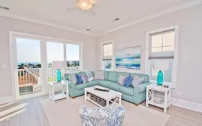 Posh Beach Front Condo - Image 3
