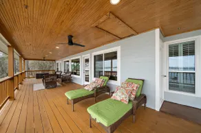 Lakefront retreat with private dock and water toys - Image 5