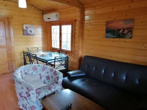 Large Cabin 4 - Image 3