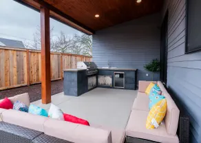 Spacious Modern Escape • Near UO Campus - Image 4
