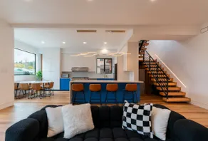 Spacious Modern Escape • Near UO Campus - Image 3