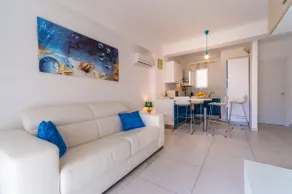 Apartment window on the sea - Image 2