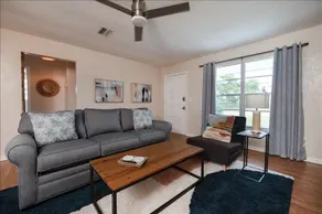 Charming Coastal Retreat - Image 4