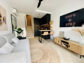 Palm Breeze Beachfront Suite - Image 2