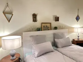 Chateau apartment for 4 people with shared pool - Image 4