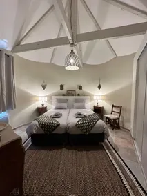 Chateau apartment for 4 people with shared pool - Image 5