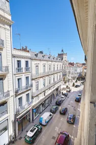 Designer 70sqm flat with les Halles view, A/C - Image 4