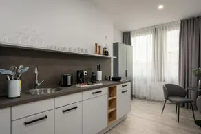 BRIGHT: Stylish & Central - Kitchen - Netflix - Image 5