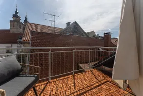 Downtown duplex apartment - Image 3