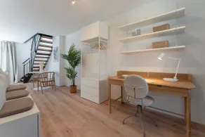 Downtown duplex apartment - Image 4