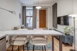Domillion 2bdr Modern Old Town Retreat So1d - Image 3
