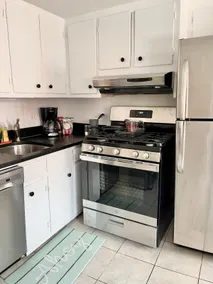 North End 3BR Condo - Spacious, Central Location - Image 2