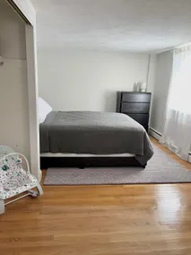 North End 3BR Condo - Spacious, Central Location - Image 3