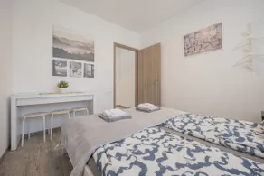 Bright Top Floor Home with Parking - Image 3