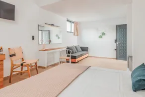 Plakakia Luxury Apartments - Image 3