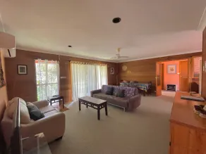 Laguna Bungalow in Erowal Bay - Image 4