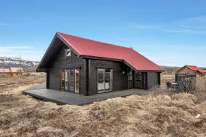Spacious 4-Bedroom Home in Southern Iceland - Image 5