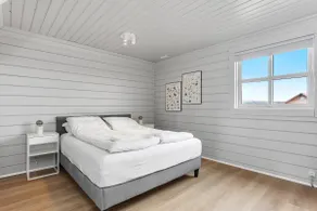 Spacious 4-Bedroom Home in Southern Iceland - Image 4