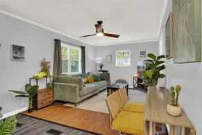 Knoxville Gem | 10 Min to DT | Sleeps 6 + Parking - Image 4