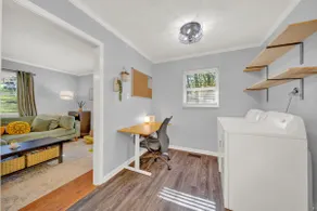 Knoxville Gem | 10 Min to DT | Sleeps 6 + Parking - Image 3