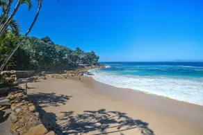Beautiful & Serene Condo beach access - Image 3
